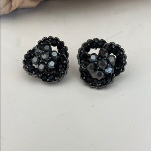Elegant Black Cluster clip on Earrings